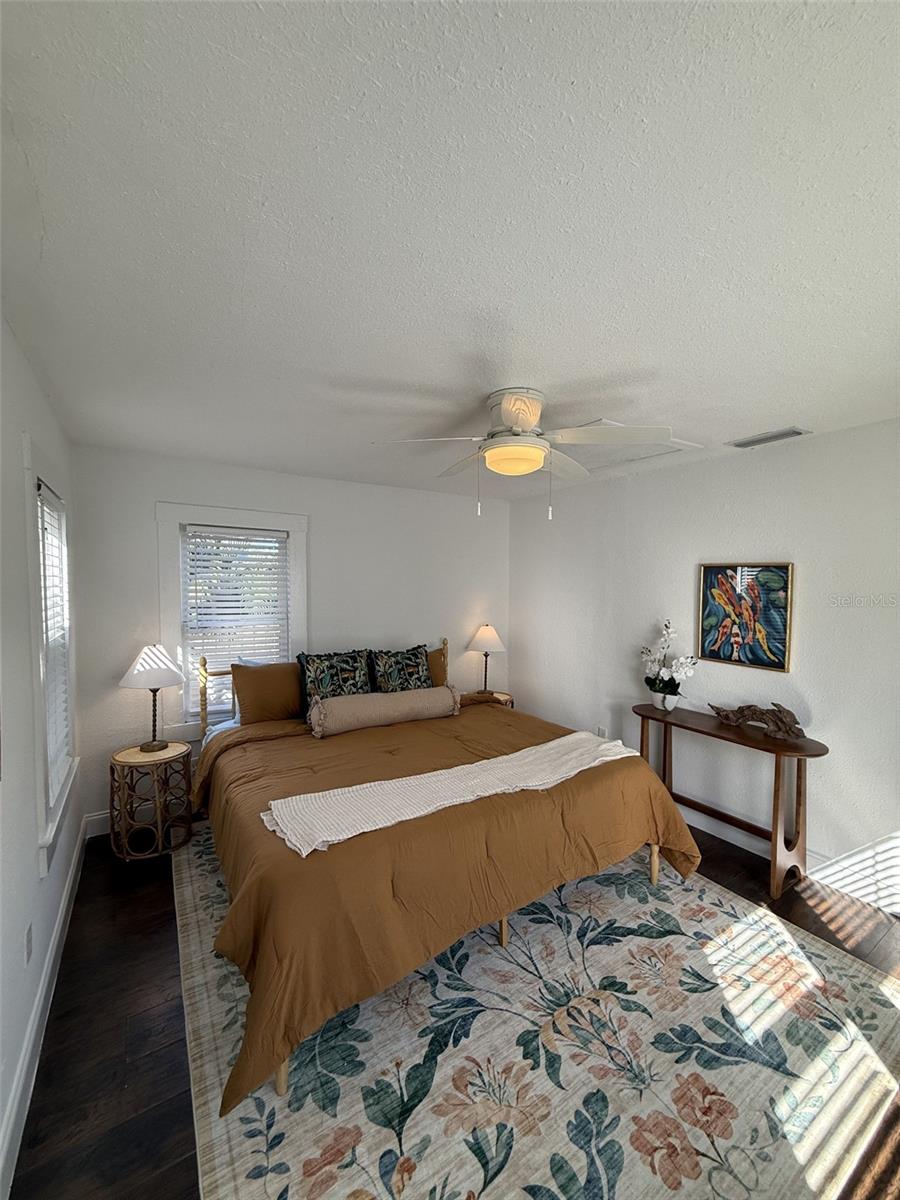 405 E CAYUGA ST — photo 24