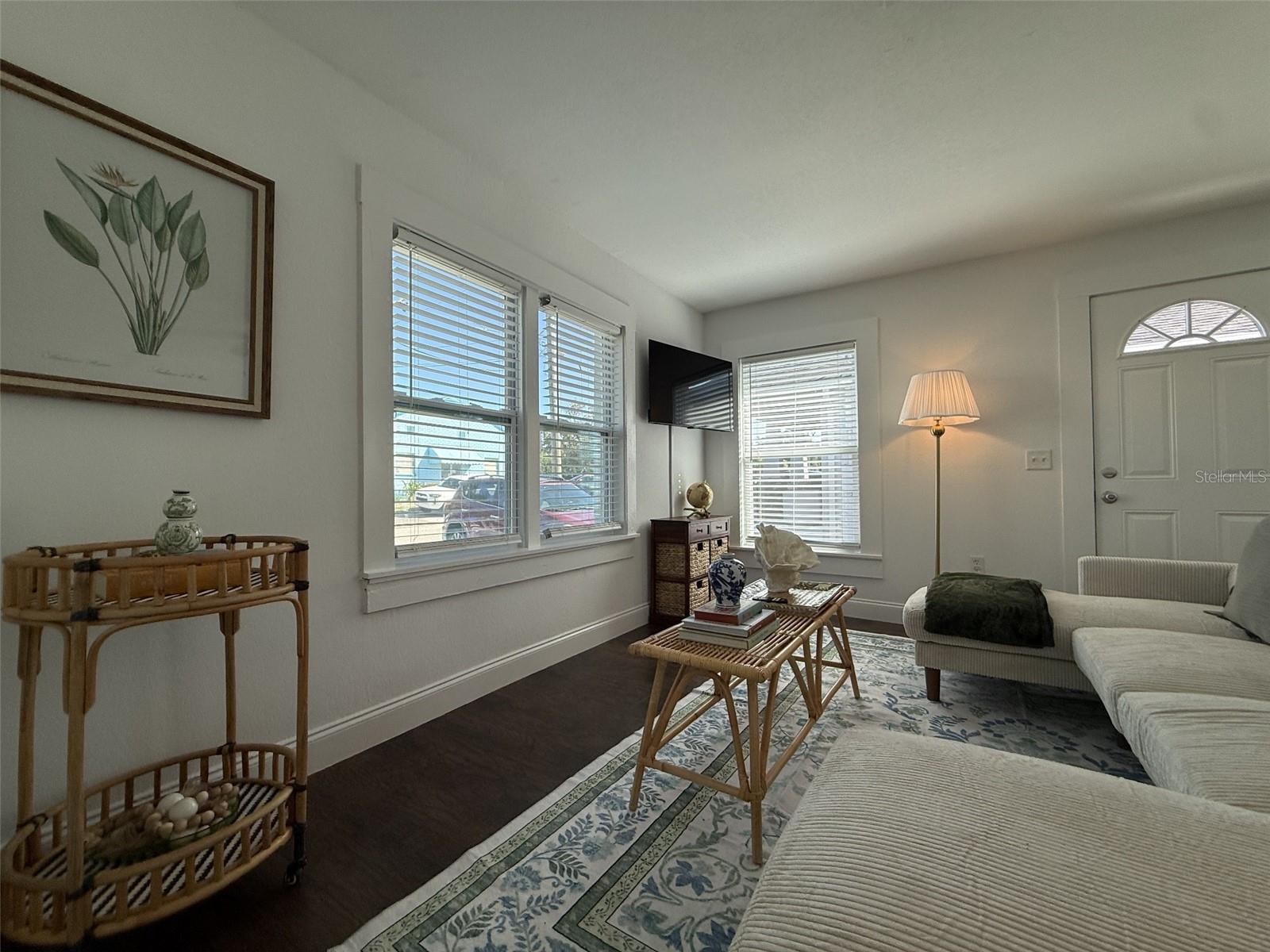 405 E CAYUGA ST — photo 6