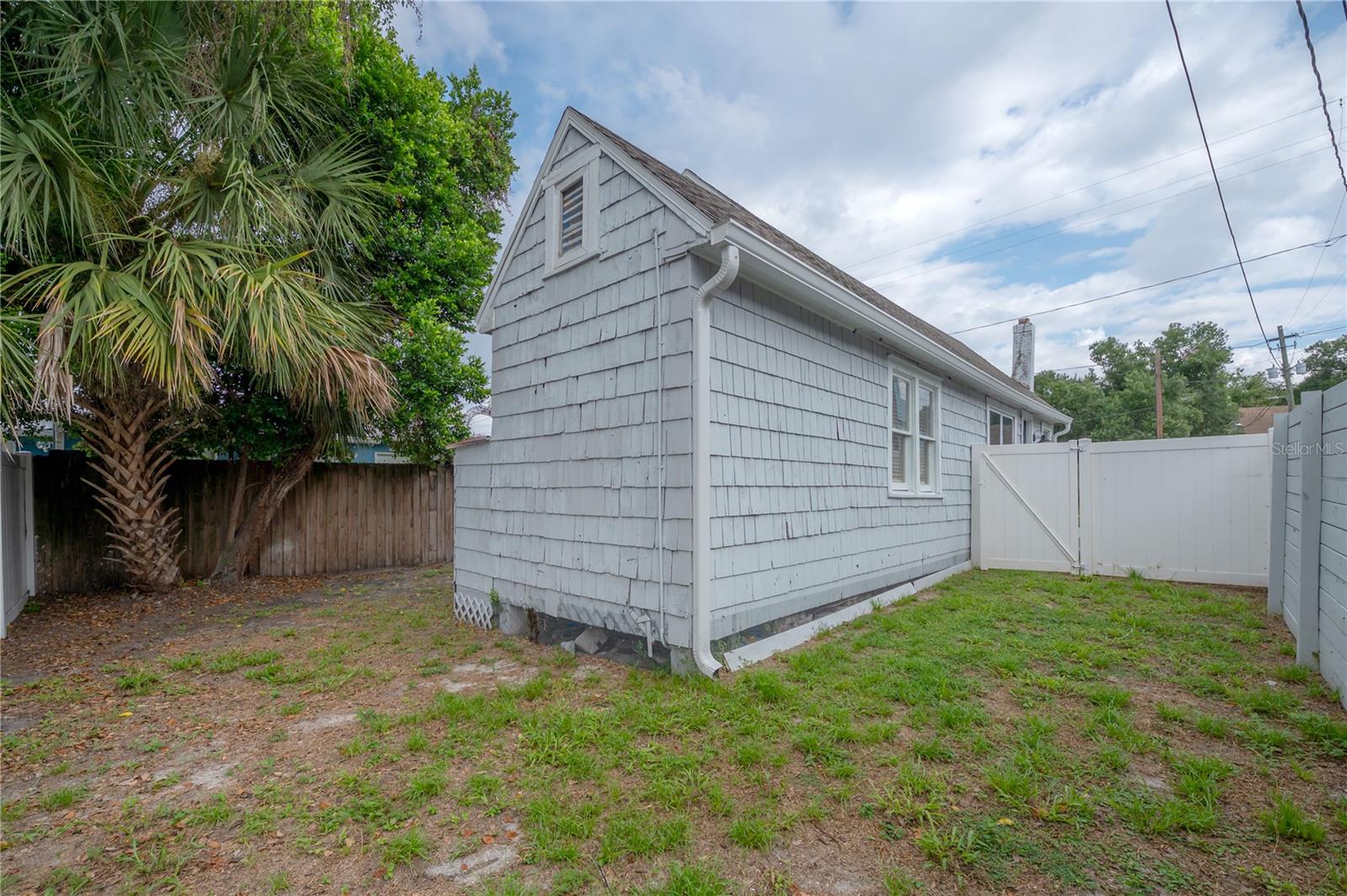 405 E CAYUGA ST — photo 48