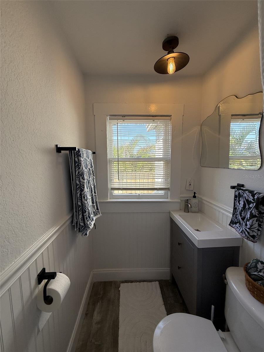 405 E CAYUGA ST — photo 20