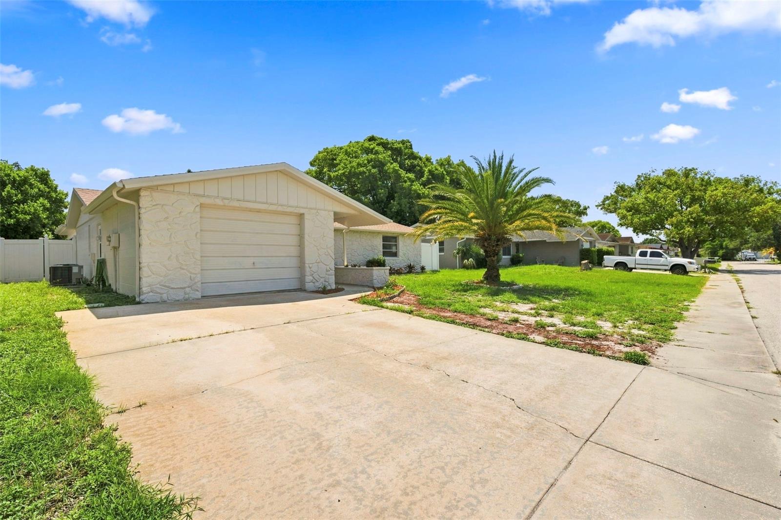 8936 WINDSONG LN — photo 2