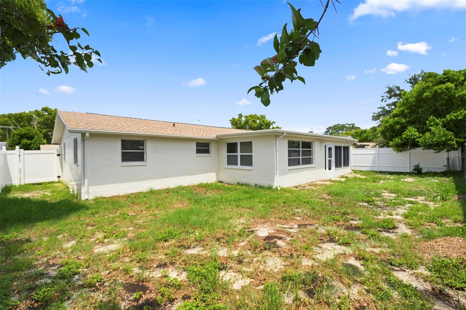 8936 WINDSONG LN — photo 17