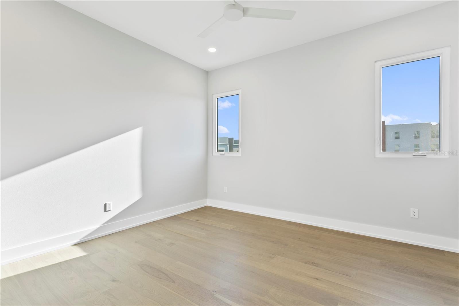 368 6TH ST S #1 — photo 37