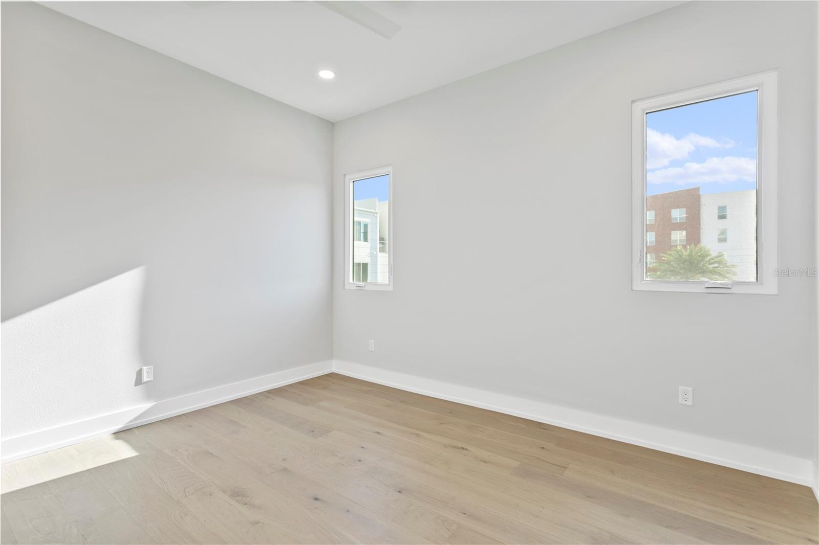 368 6TH ST S #1 — photo 27