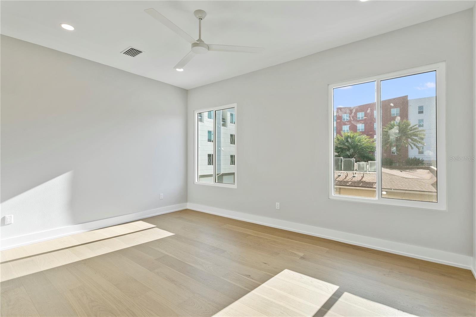 368 6TH ST S #1 — photo 25