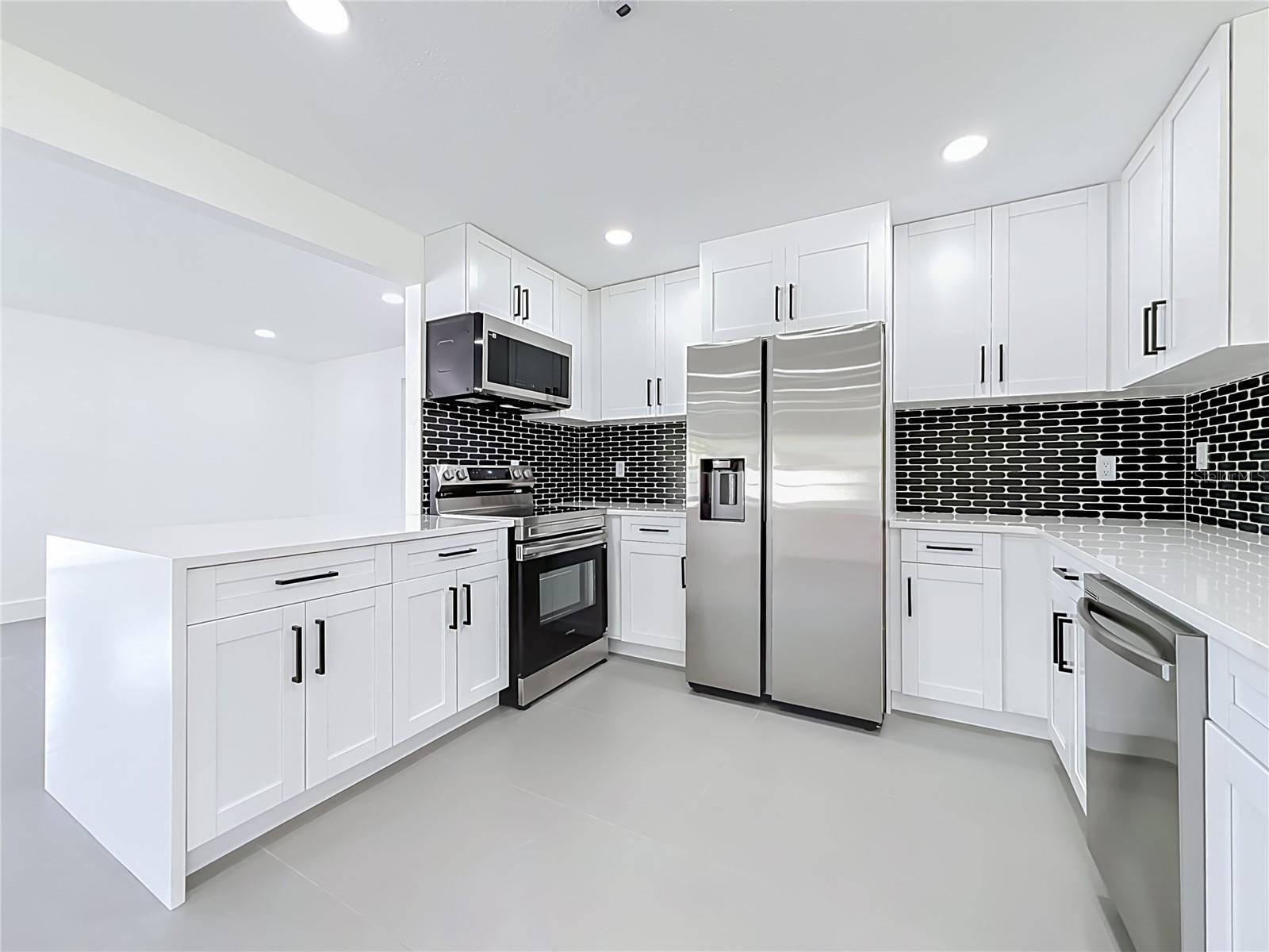 720 CAPRI BLVD — photo 10