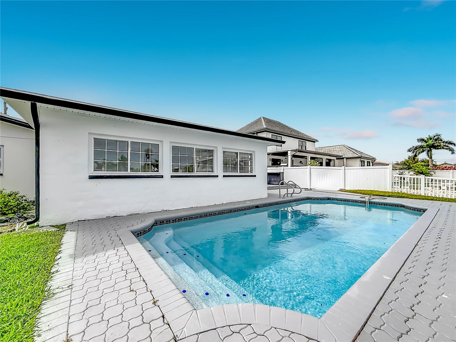 720 CAPRI BLVD — photo 45