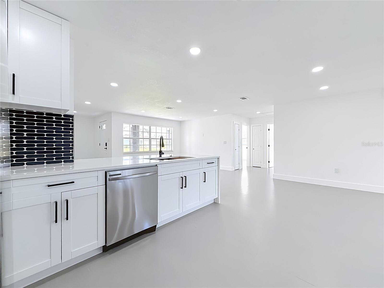 720 CAPRI BLVD — photo 12
