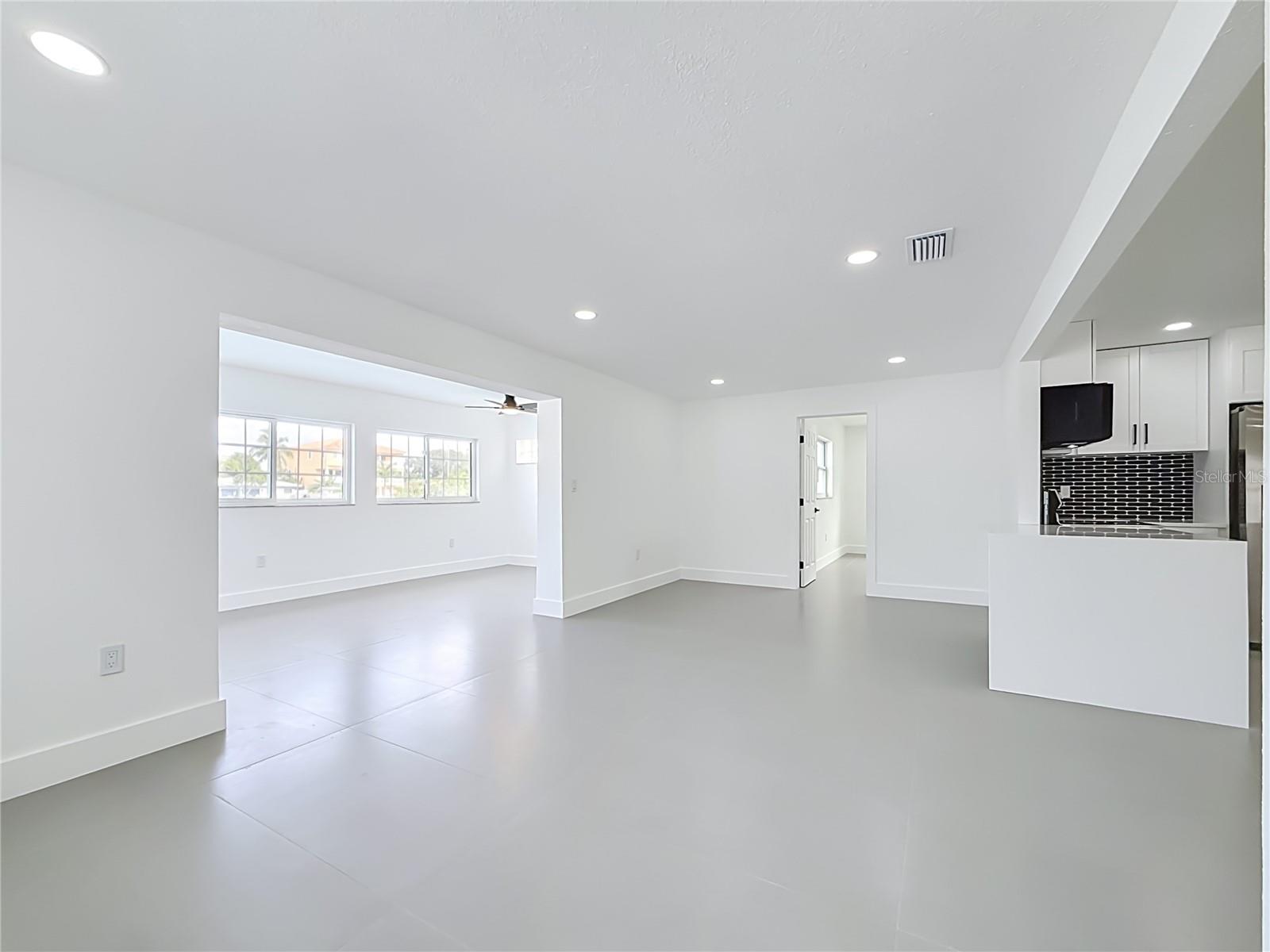 720 CAPRI BLVD — photo 14