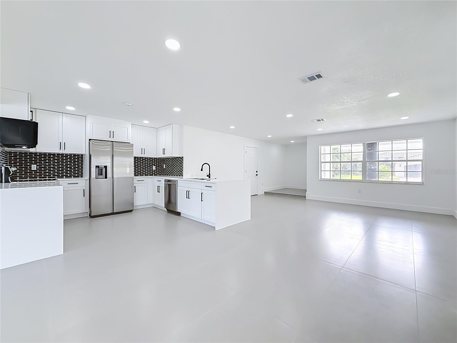720 CAPRI BLVD — photo 9
