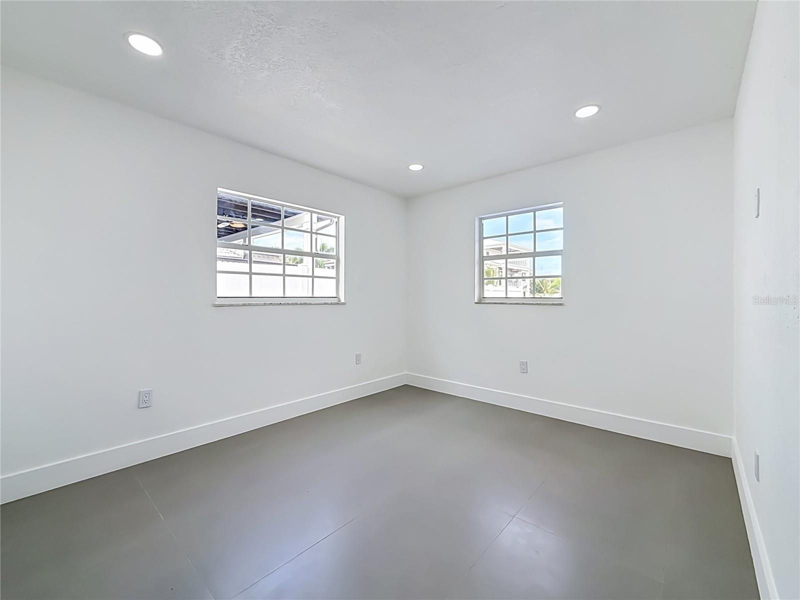 720 CAPRI BLVD — photo 31
