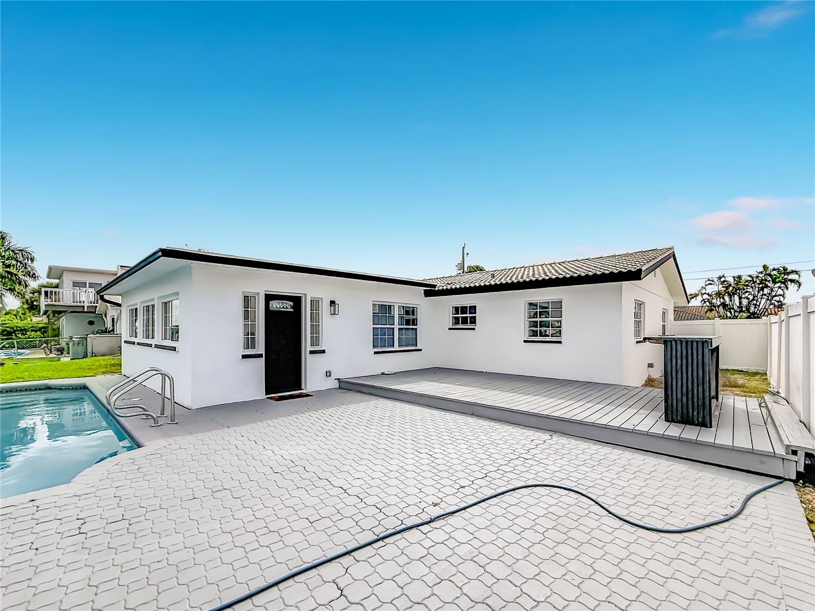 720 CAPRI BLVD — photo 42