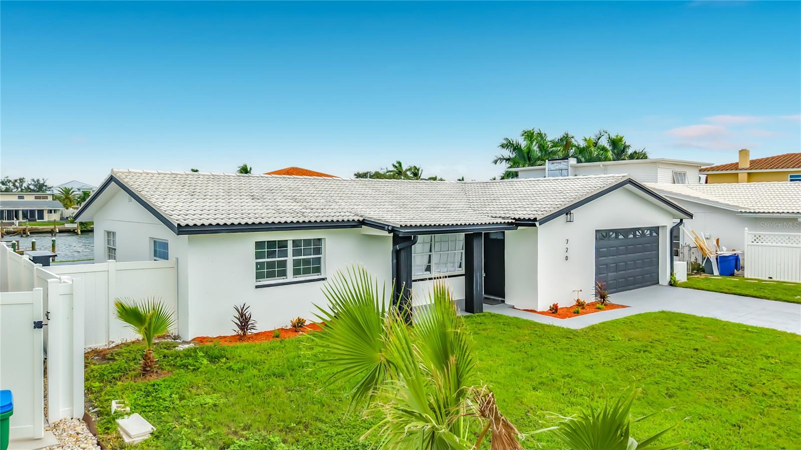 720 CAPRI BLVD — photo 3