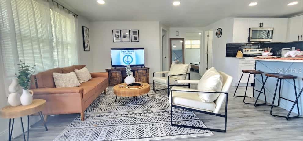 4012 VALENCIA DR — photo 2