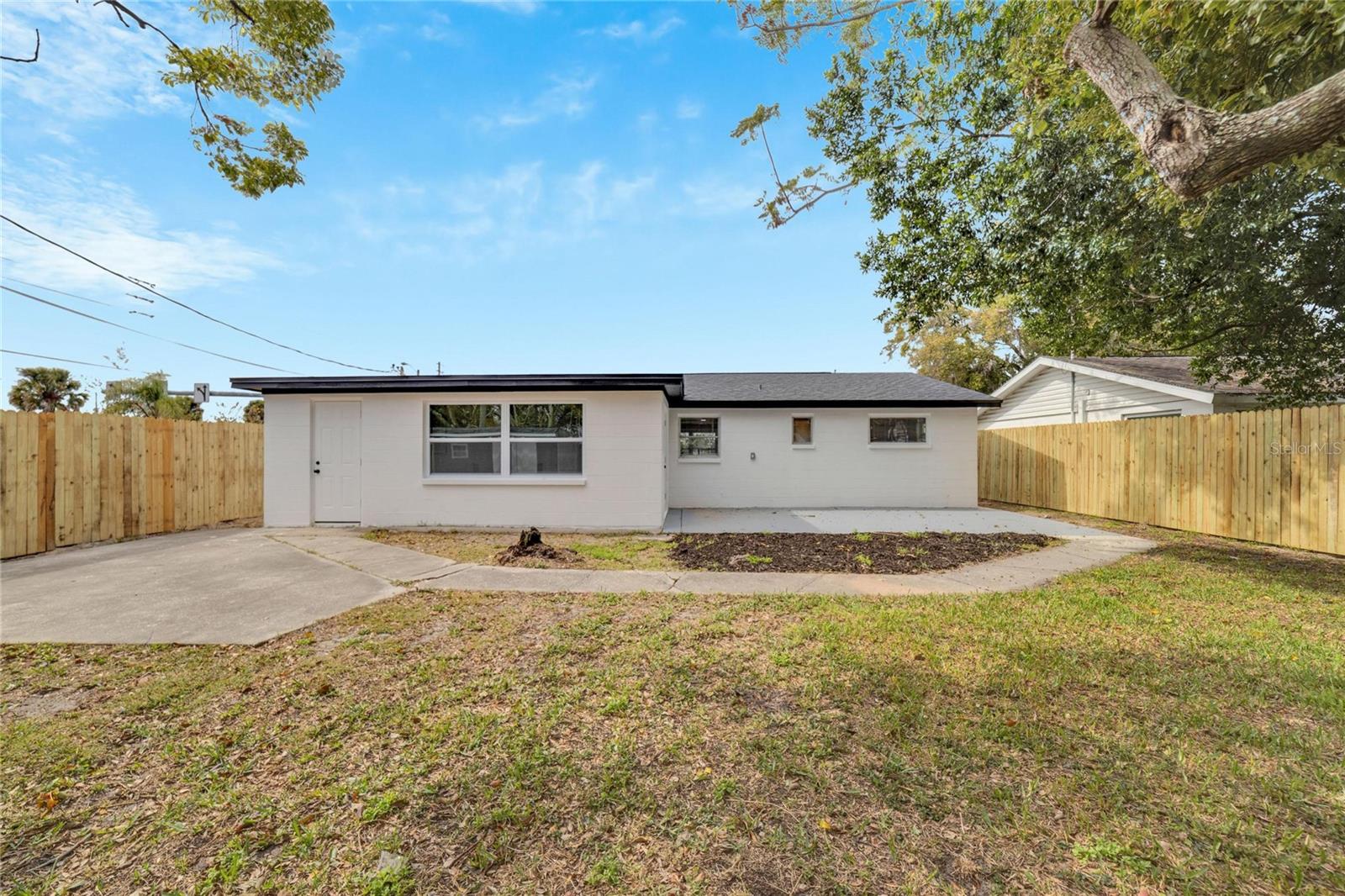 4012 VALENCIA DR — photo 15