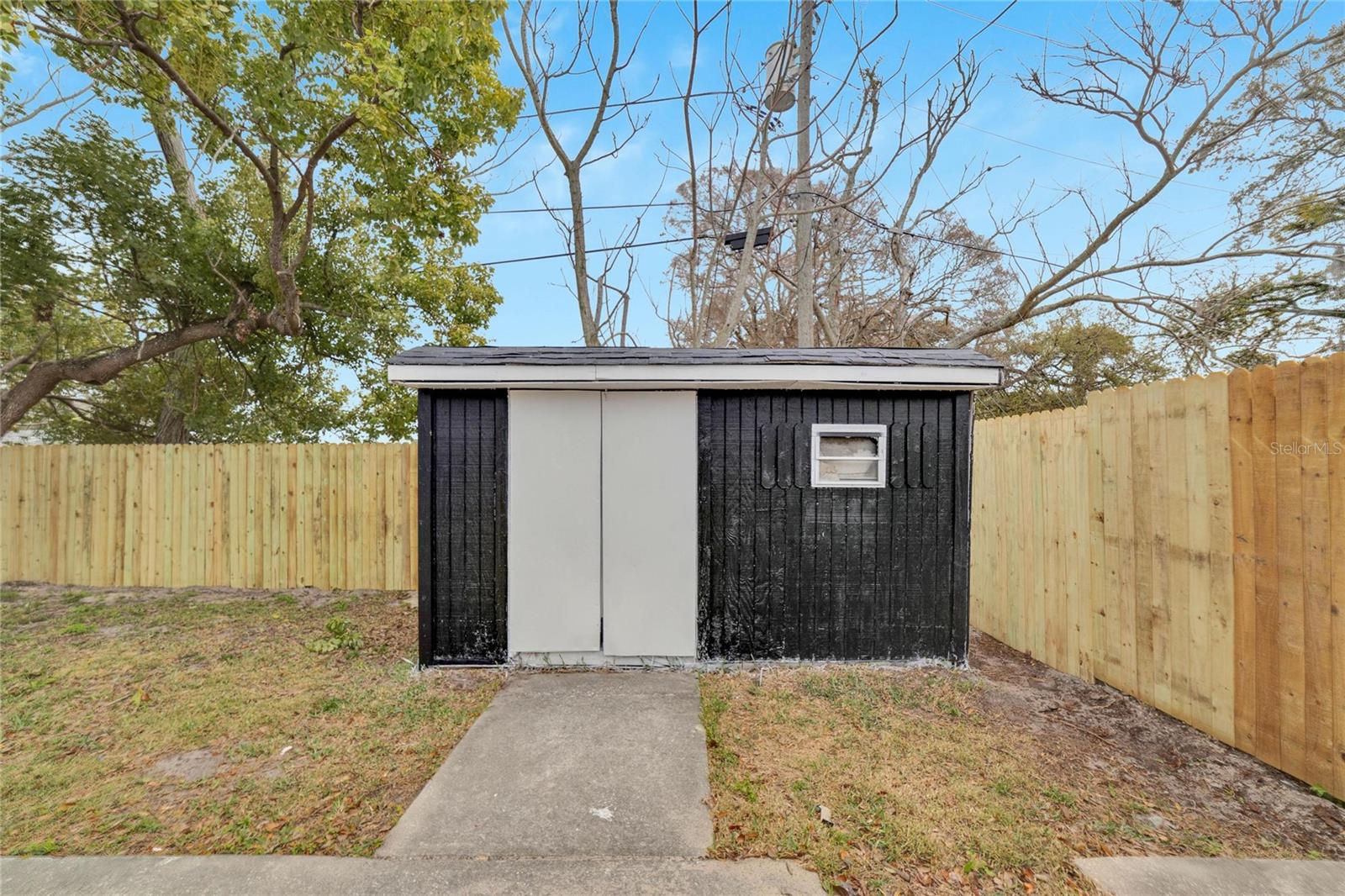 4012 VALENCIA DR — photo 16
