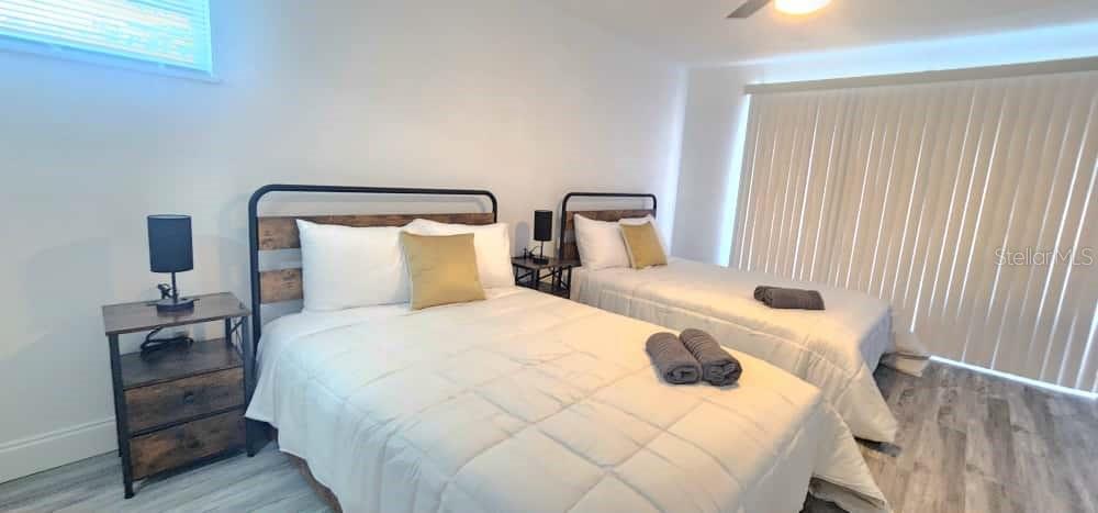 4012 VALENCIA DR — photo 10