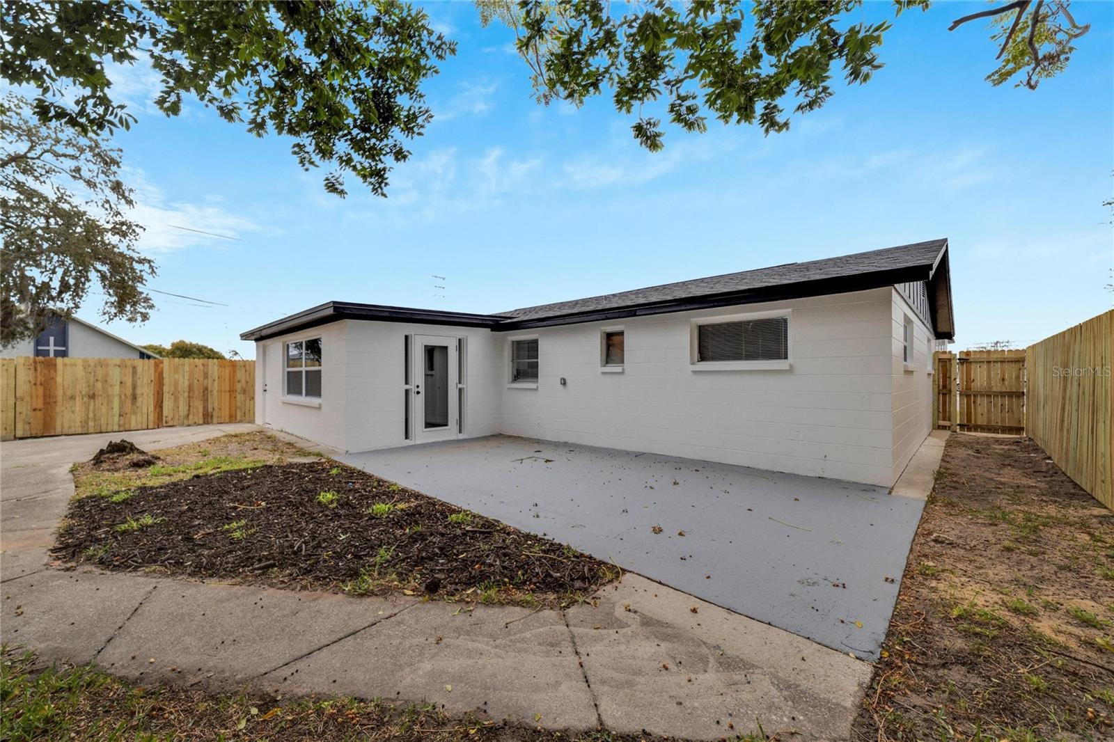 4012 VALENCIA DR — photo 13