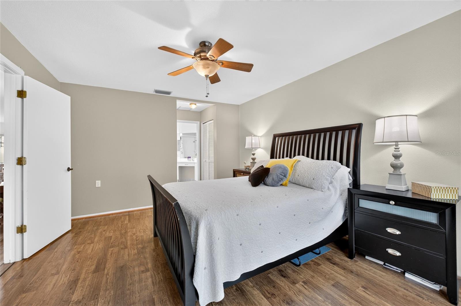 4949 BOSTONIAN LOOP — photo 37