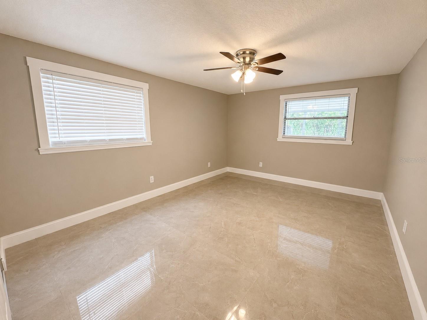 5419 DENVER ST NE — photo 11