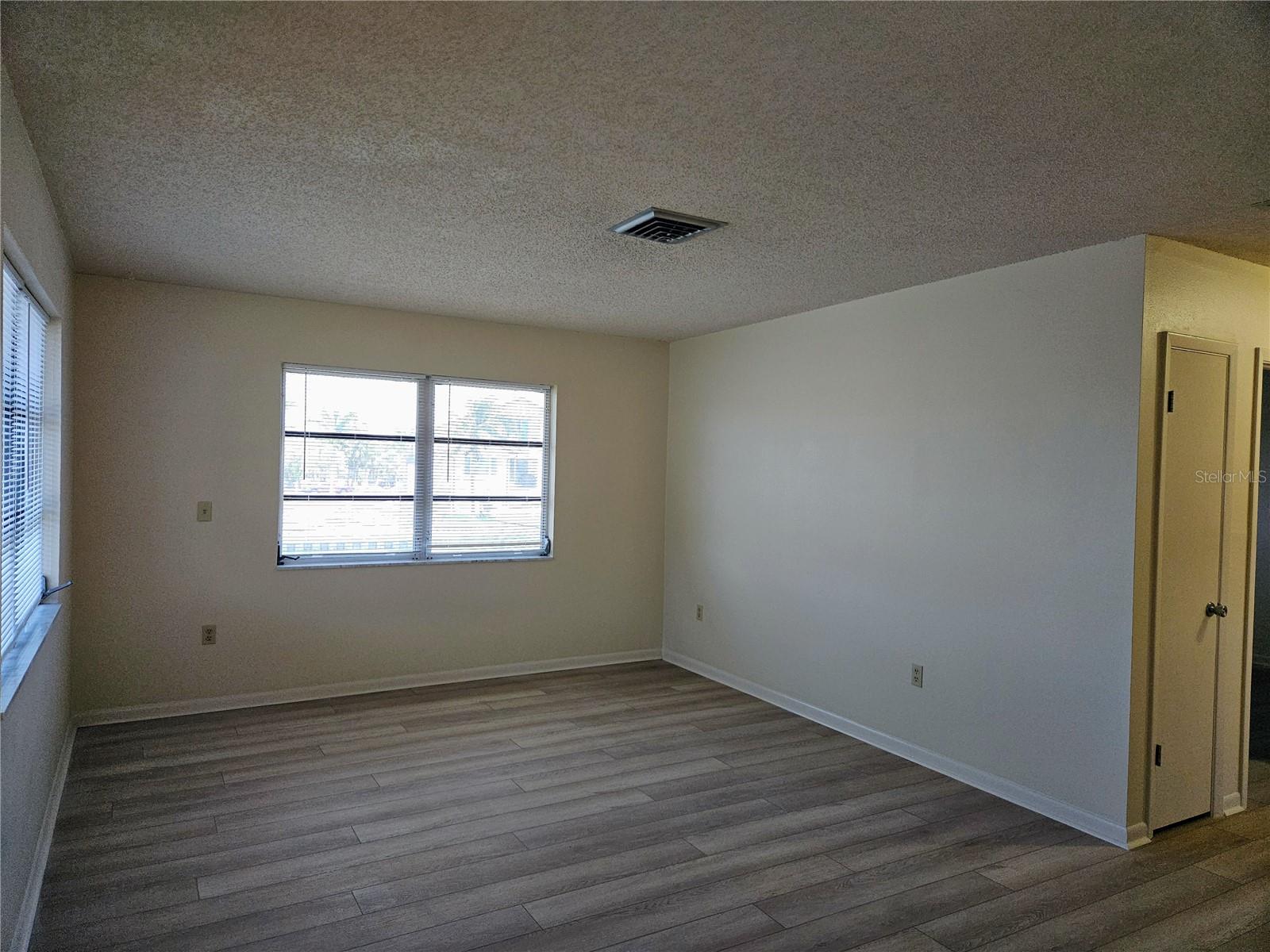 360 137TH AVENUE CIR #360 — photo 2