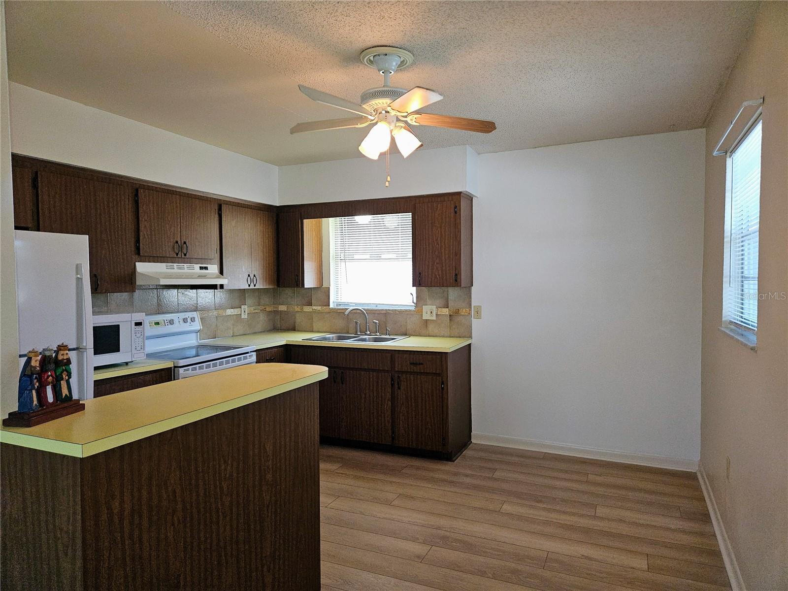 360 137TH AVENUE CIR #360 — photo 6