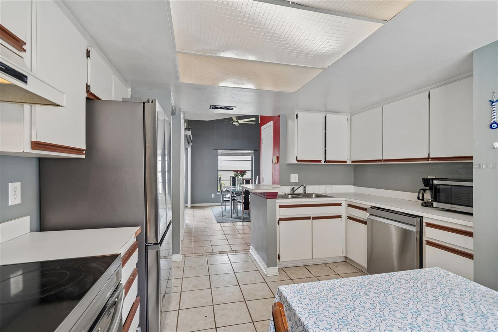 5485 FRIARSWAY DR — photo 23