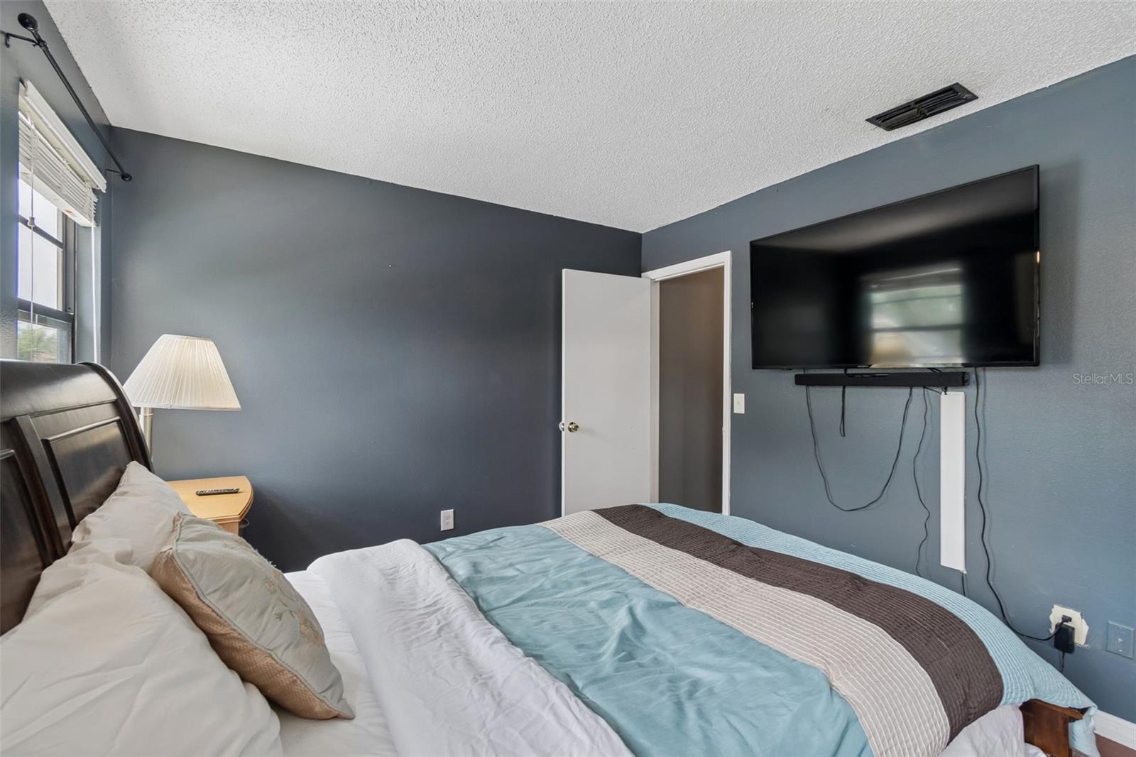 5485 FRIARSWAY DR — photo 31