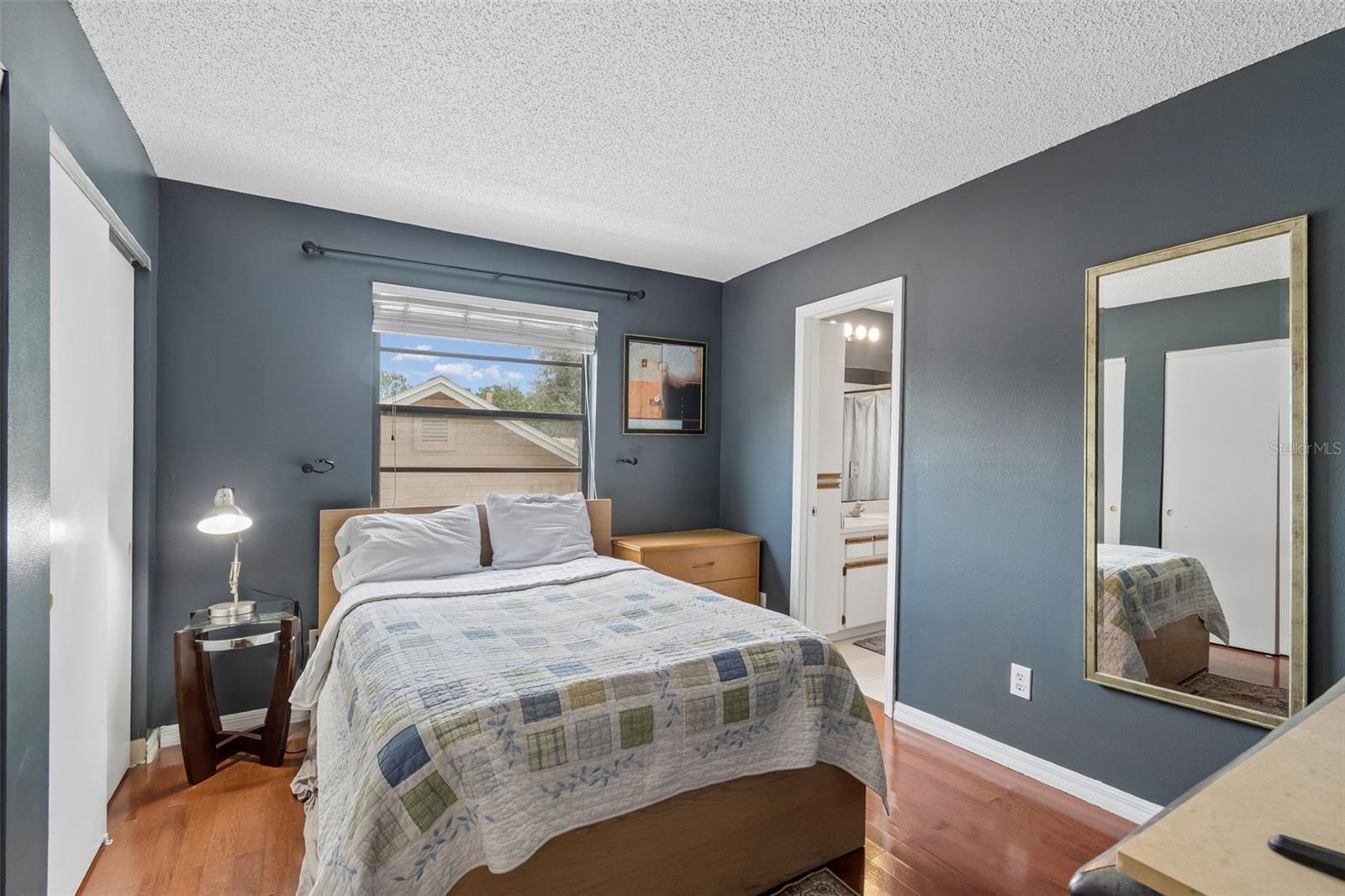 5485 FRIARSWAY DR — photo 37