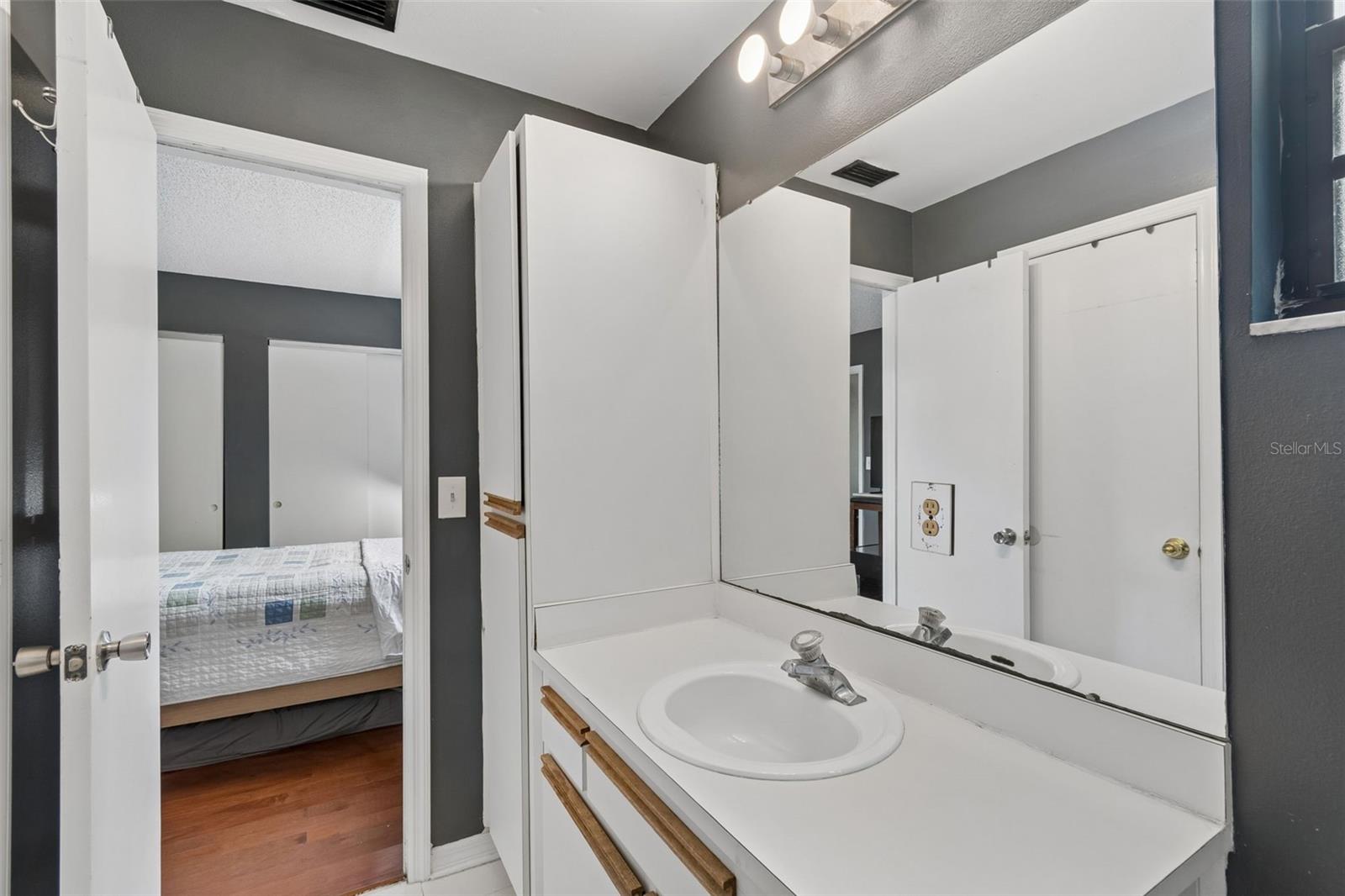 5485 FRIARSWAY DR — photo 35