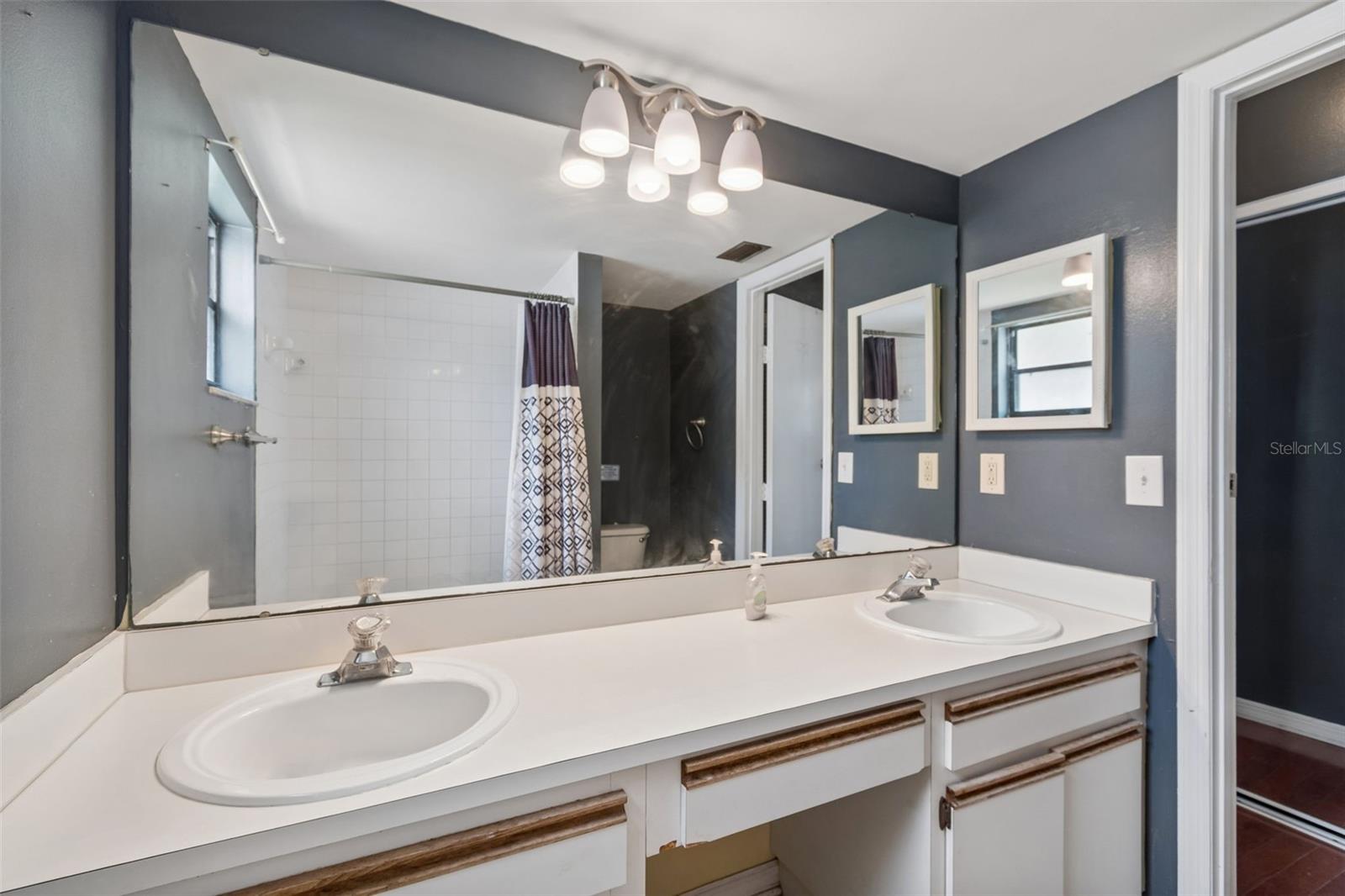 5485 FRIARSWAY DR — photo 20