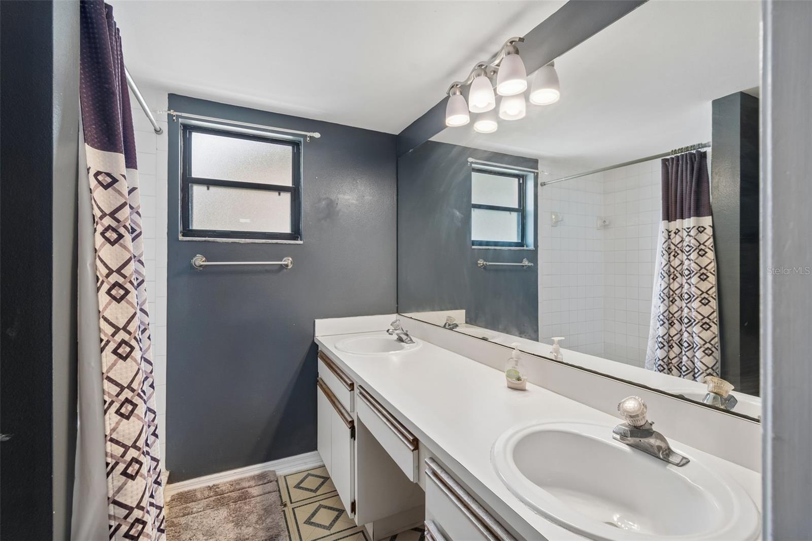 5485 FRIARSWAY DR — photo 18