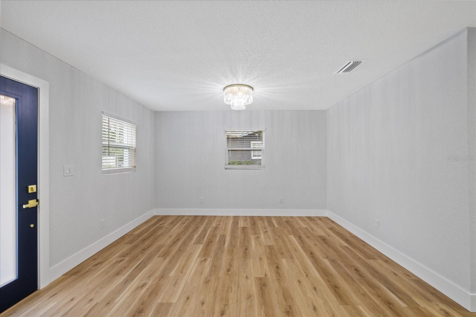 3621 E COMANCHE AVE — photo 4