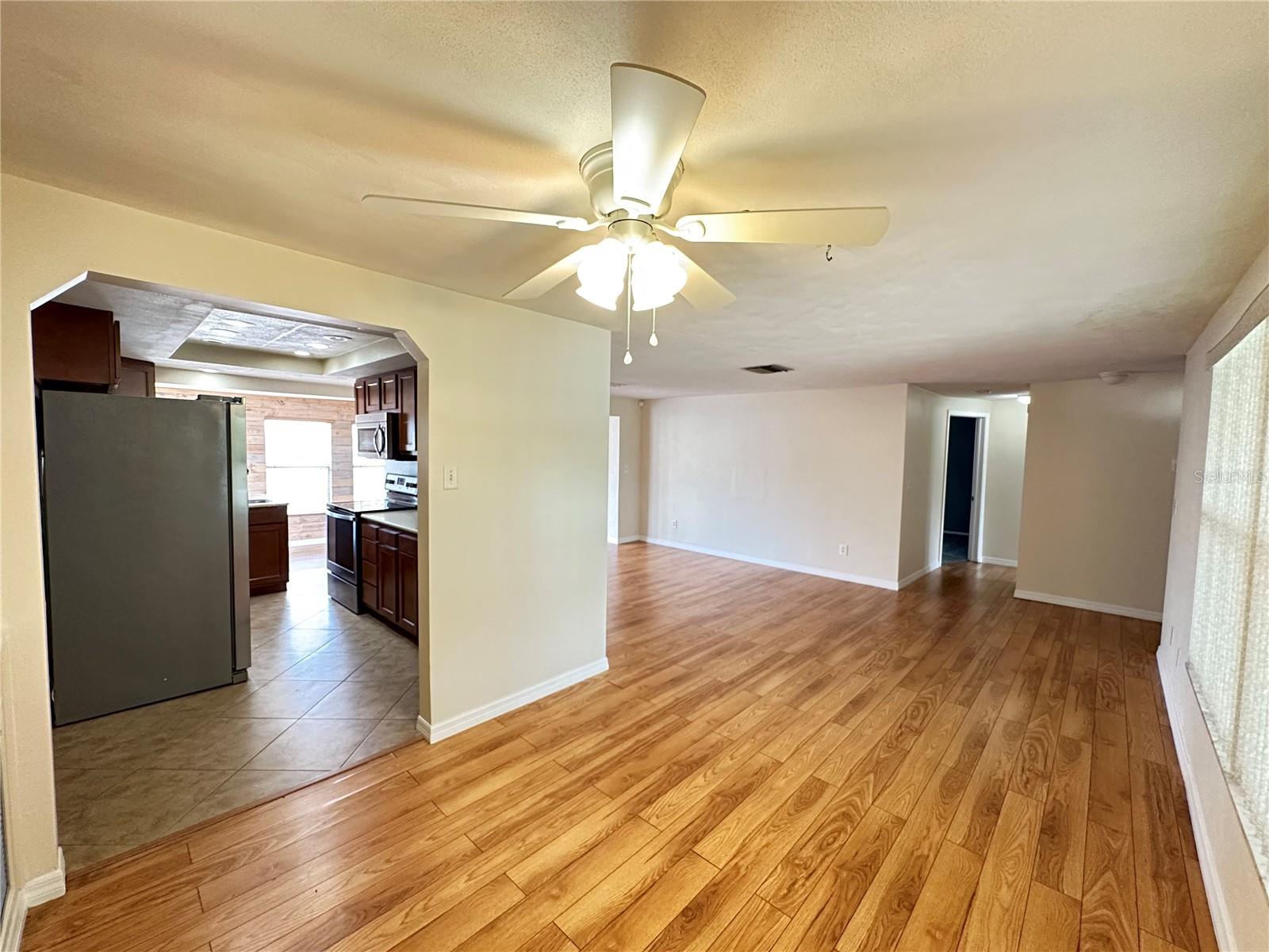 3313 BRIAR CLIFF DR — photo 4