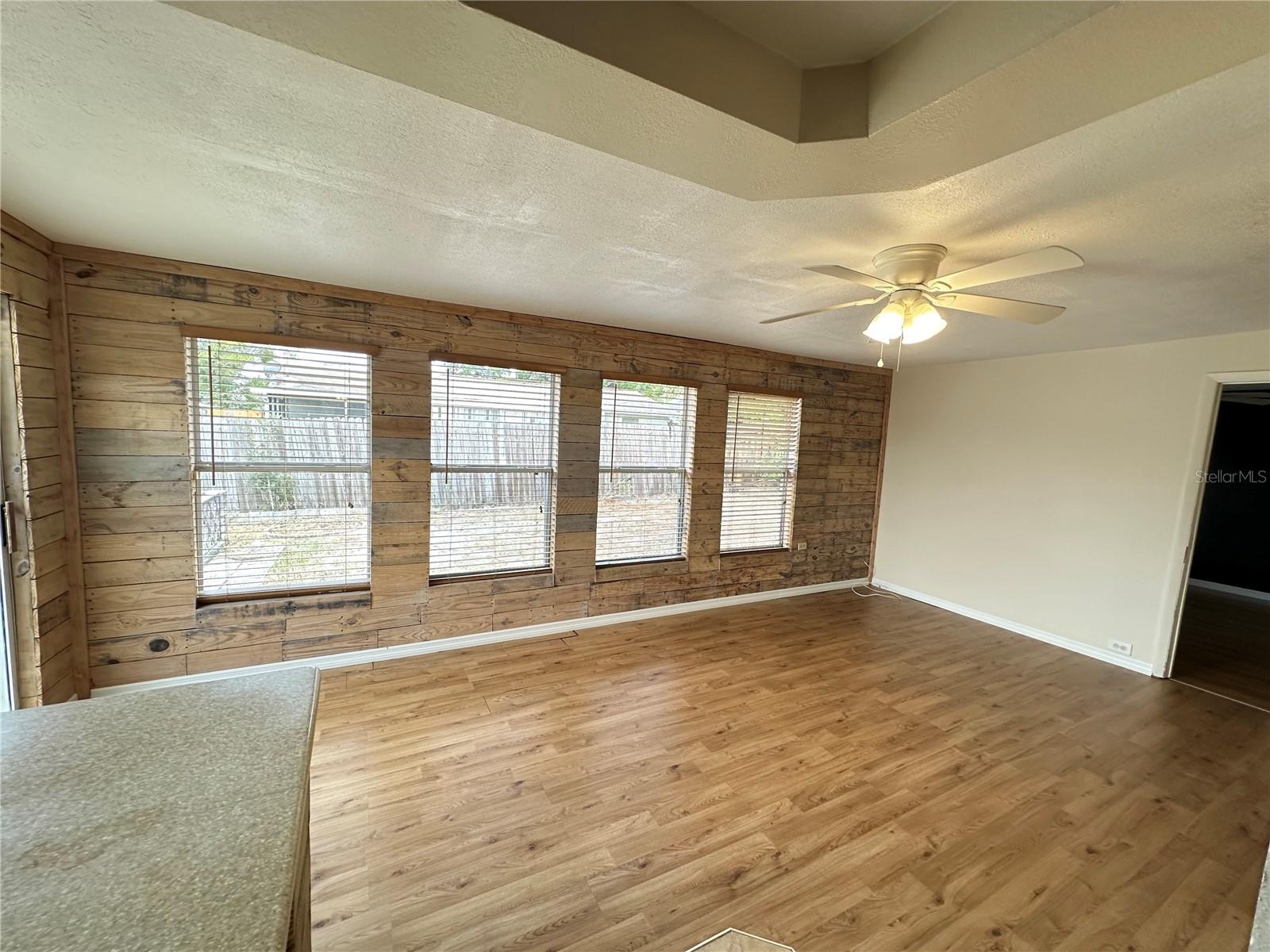 3313 BRIAR CLIFF DR — photo 12
