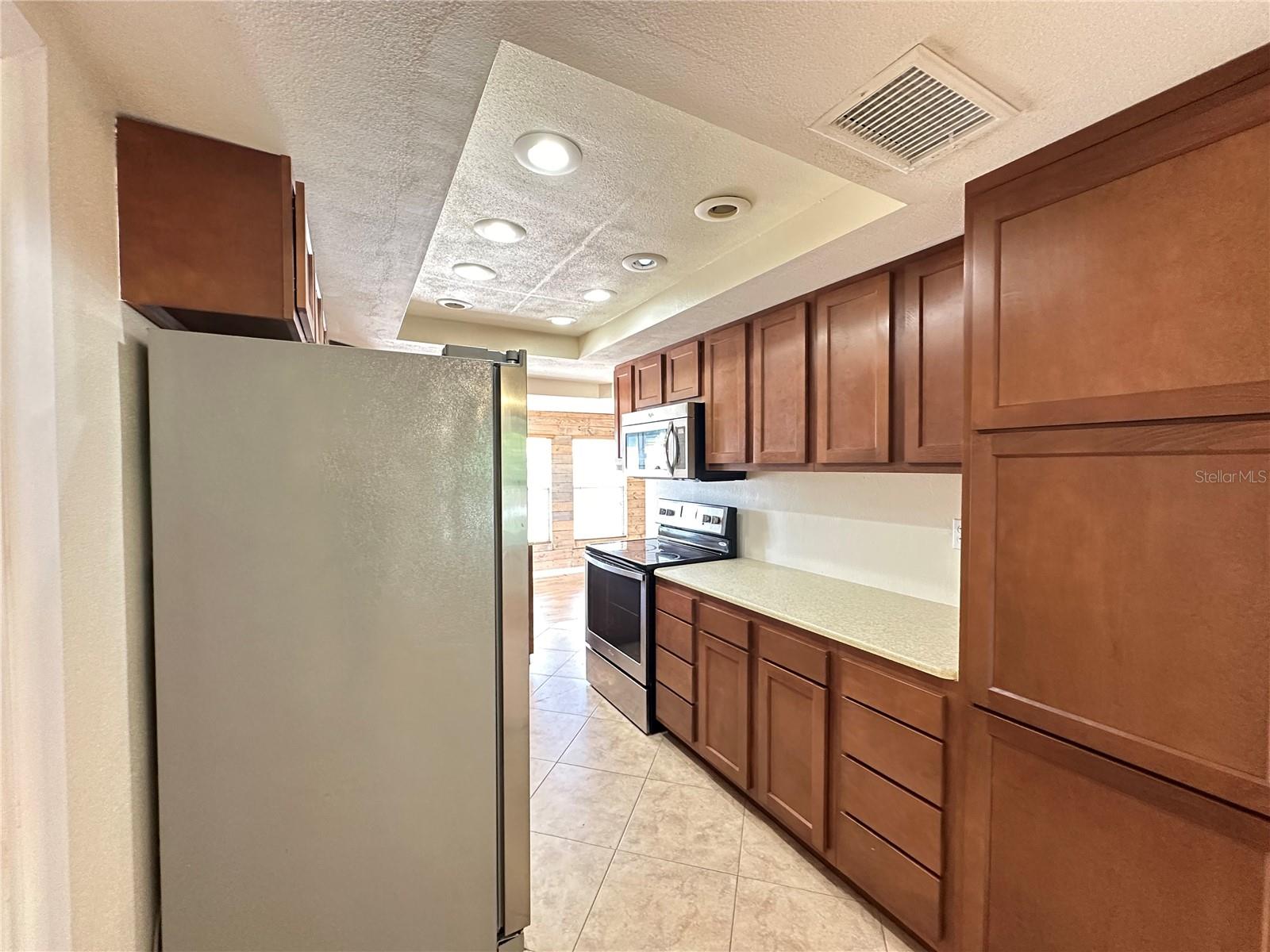 3313 BRIAR CLIFF DR — photo 6