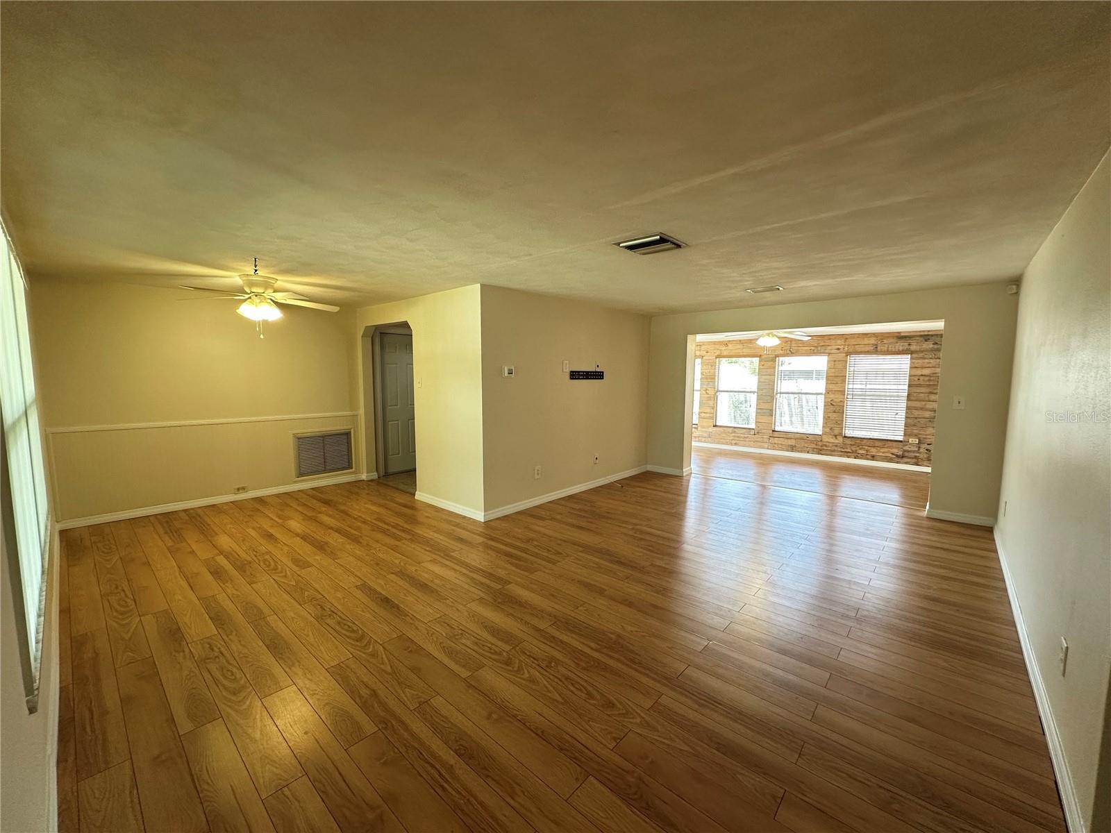 3313 BRIAR CLIFF DR — photo 3