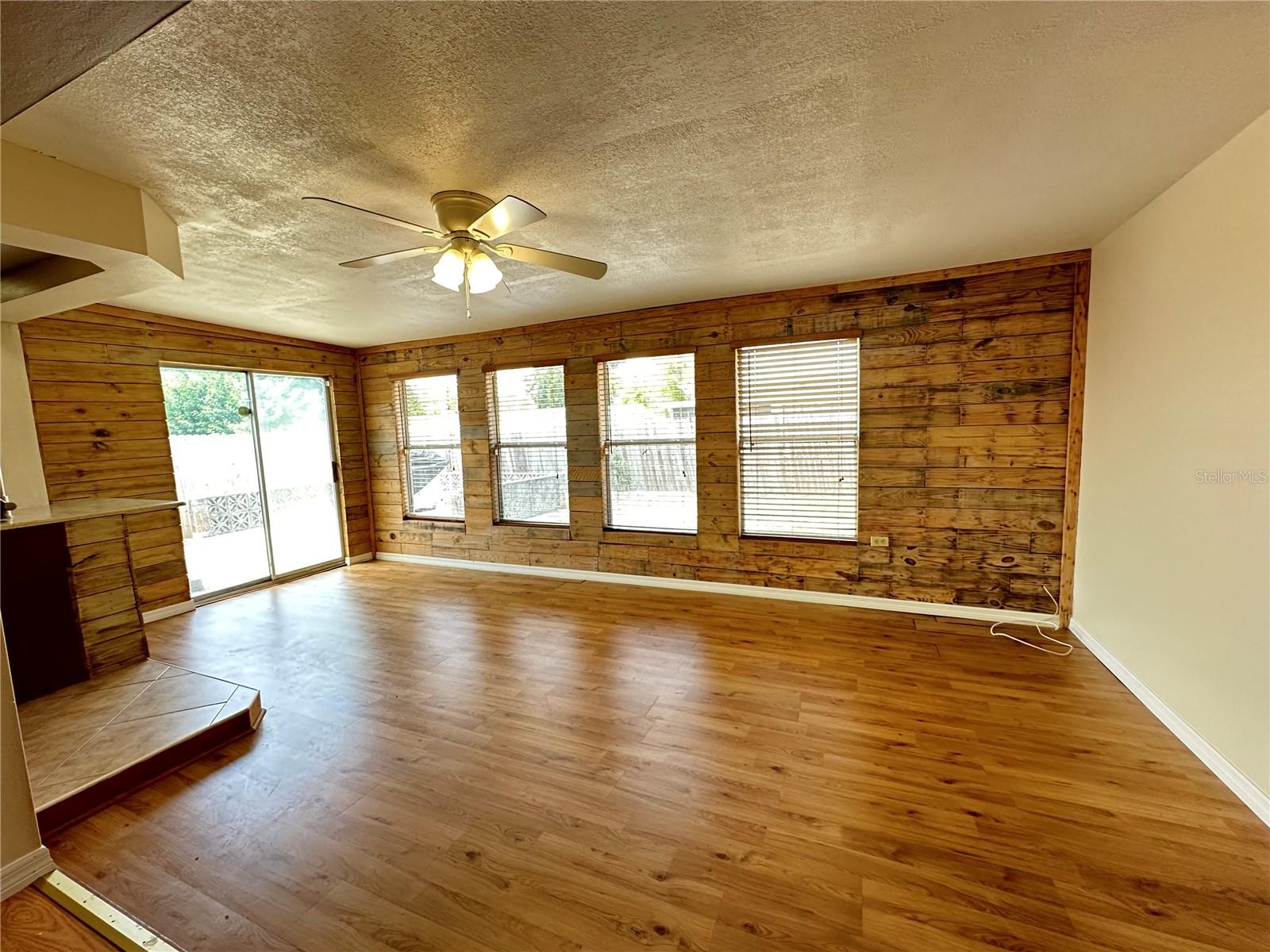 3313 BRIAR CLIFF DR — photo 14