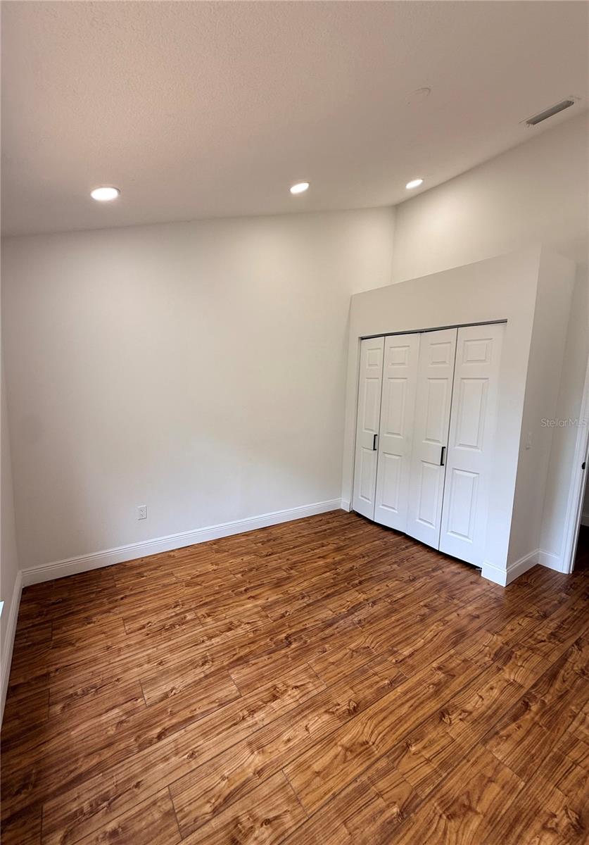 9207 MILL CIR — photo 18
