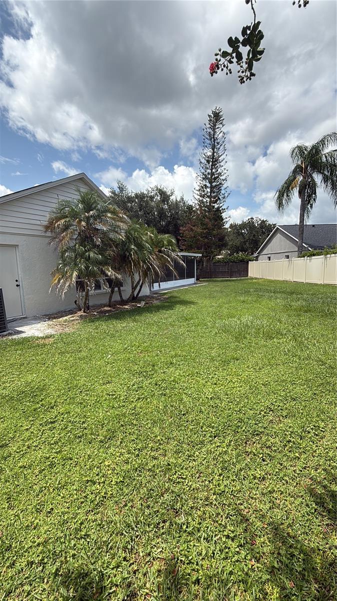 9207 MILL CIR — photo 22