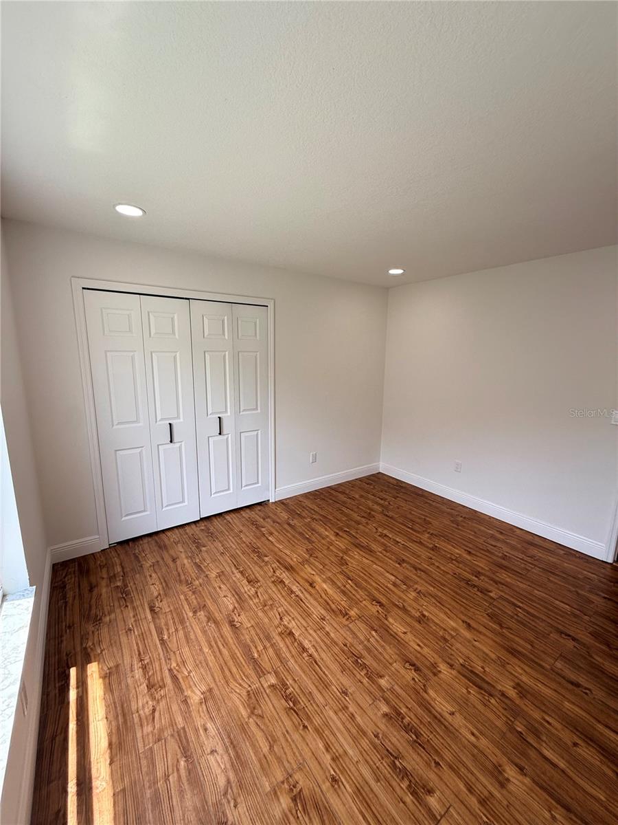 9207 MILL CIR — photo 16
