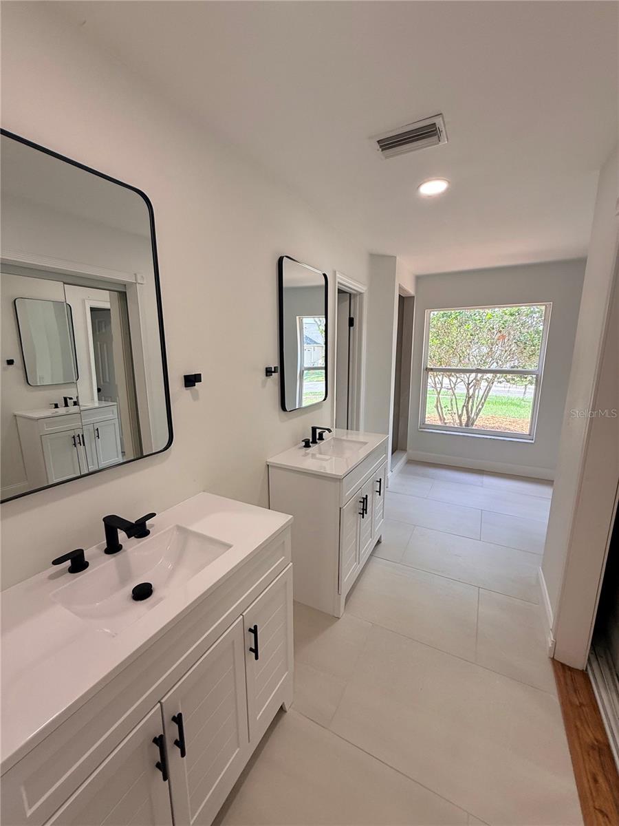 9207 MILL CIR — photo 11