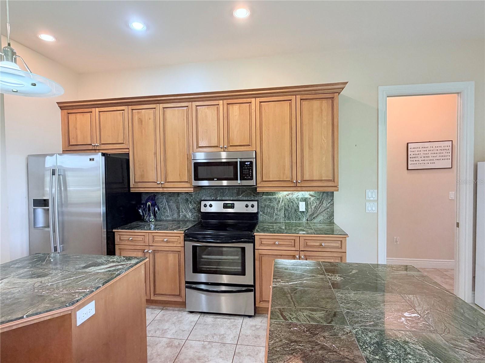 324 SANTURCE AVE — photo 18