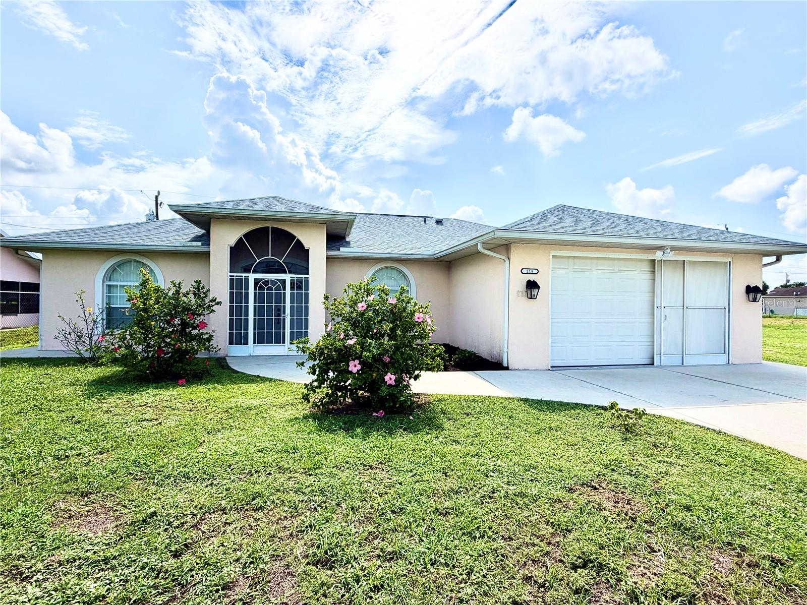 219 VENETIA AVE — photo 37