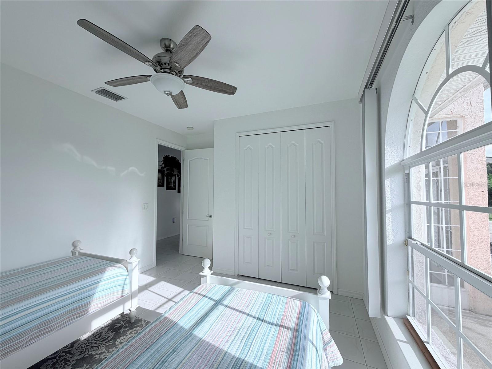 219 VENETIA AVE — photo 30