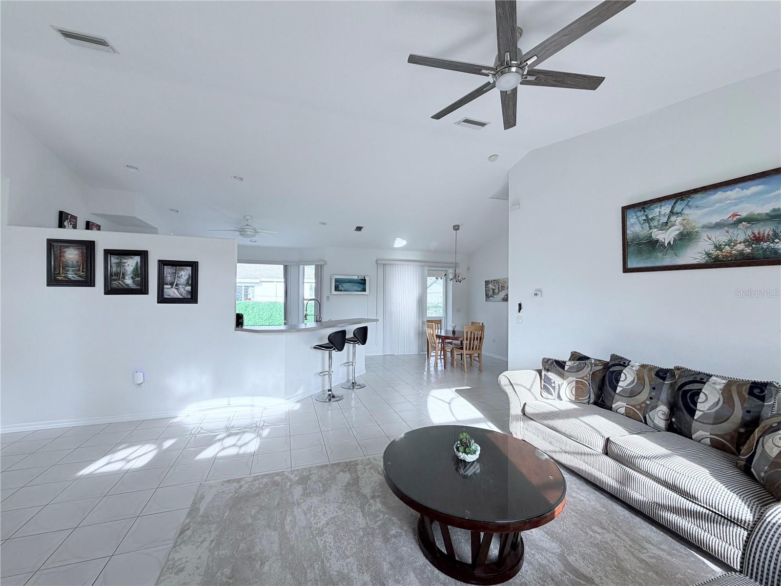 219 VENETIA AVE — photo 10