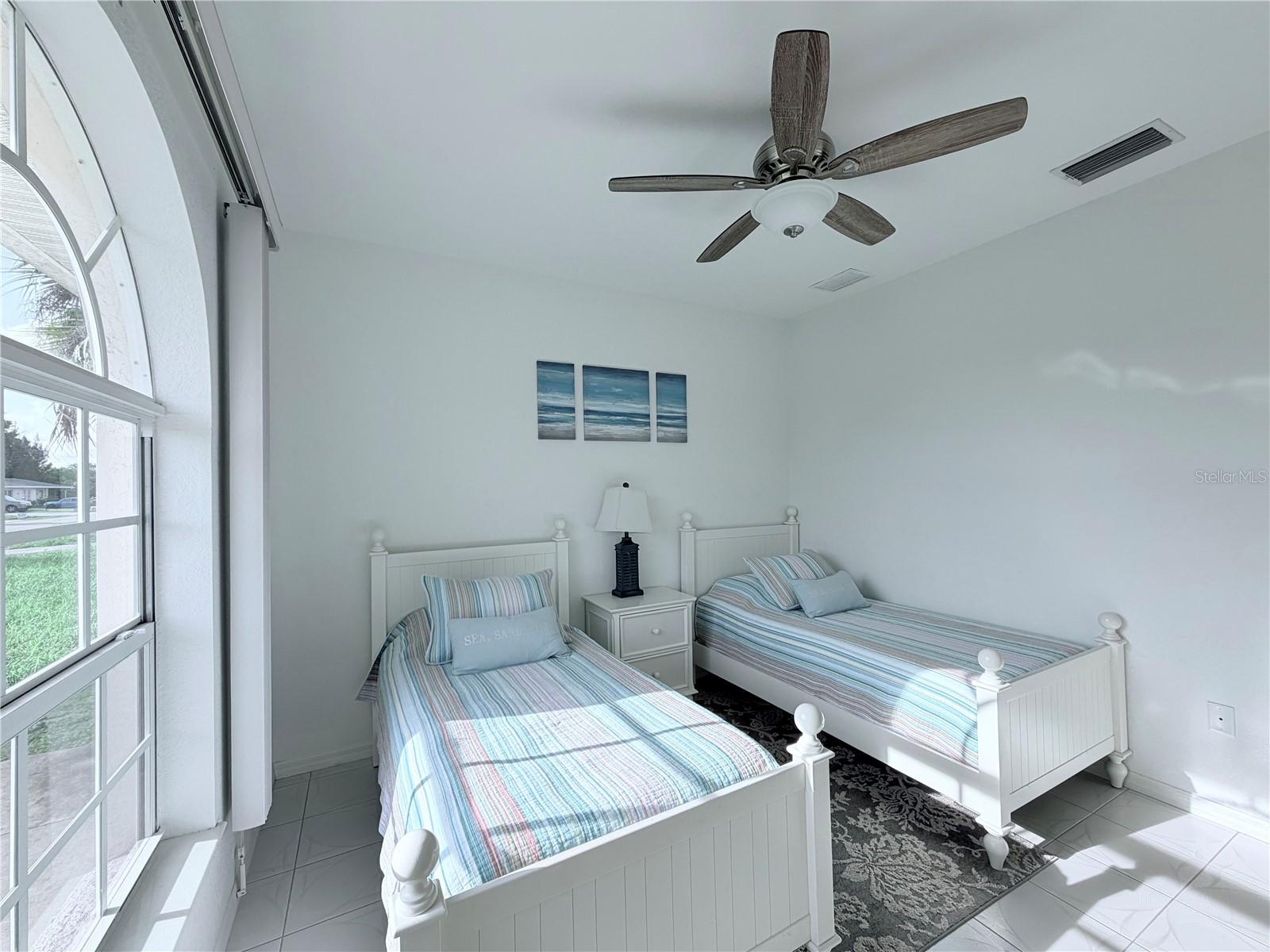 219 VENETIA AVE — photo 31