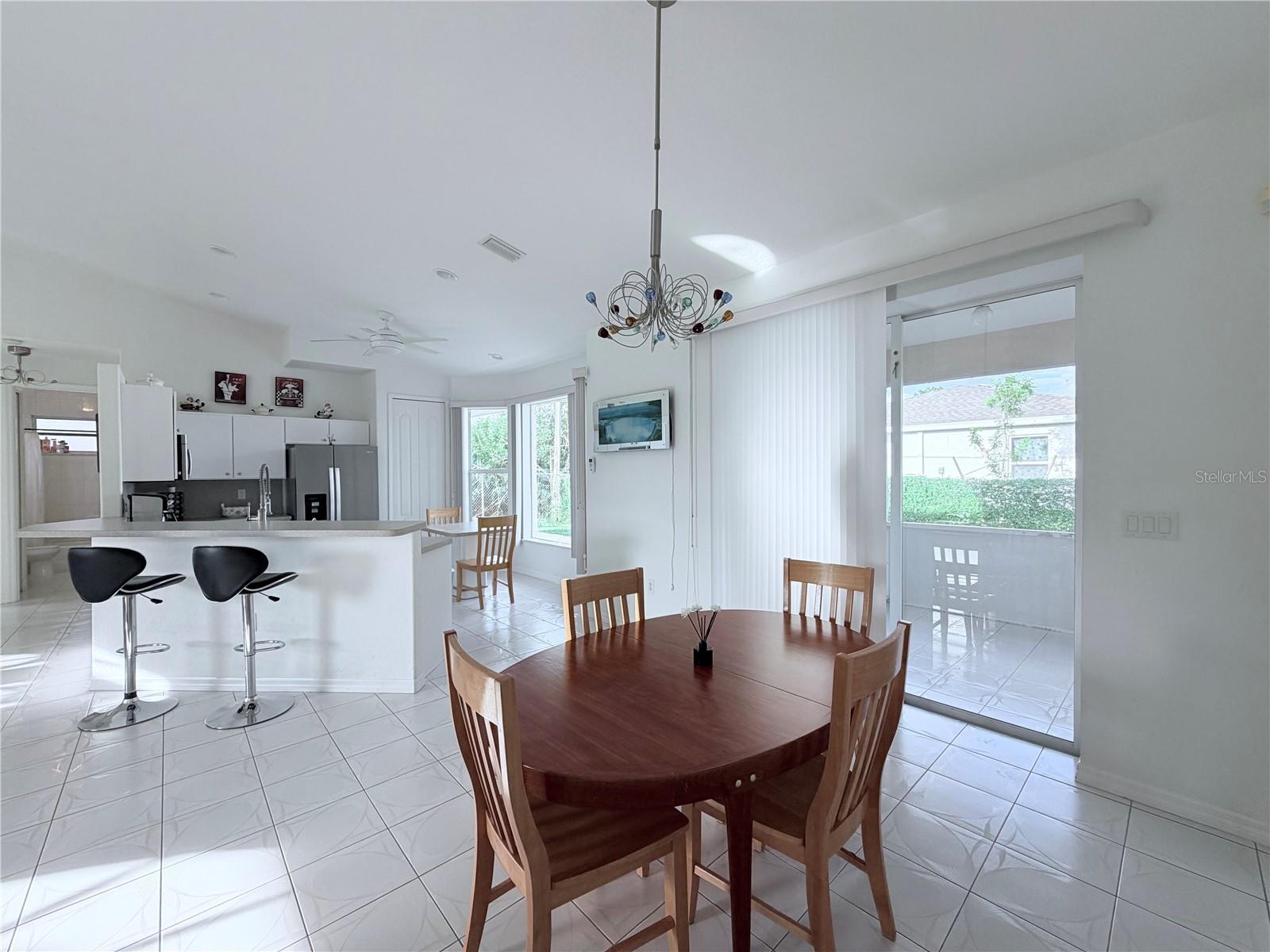 219 VENETIA AVE — photo 14