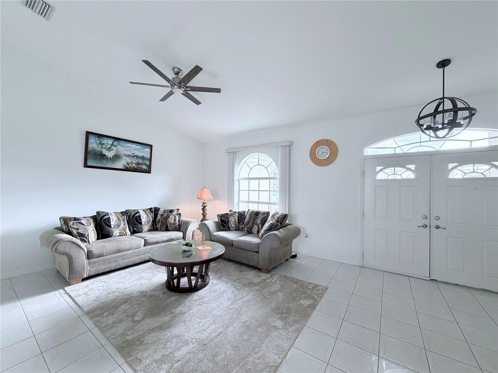 219 VENETIA AVE — photo 7