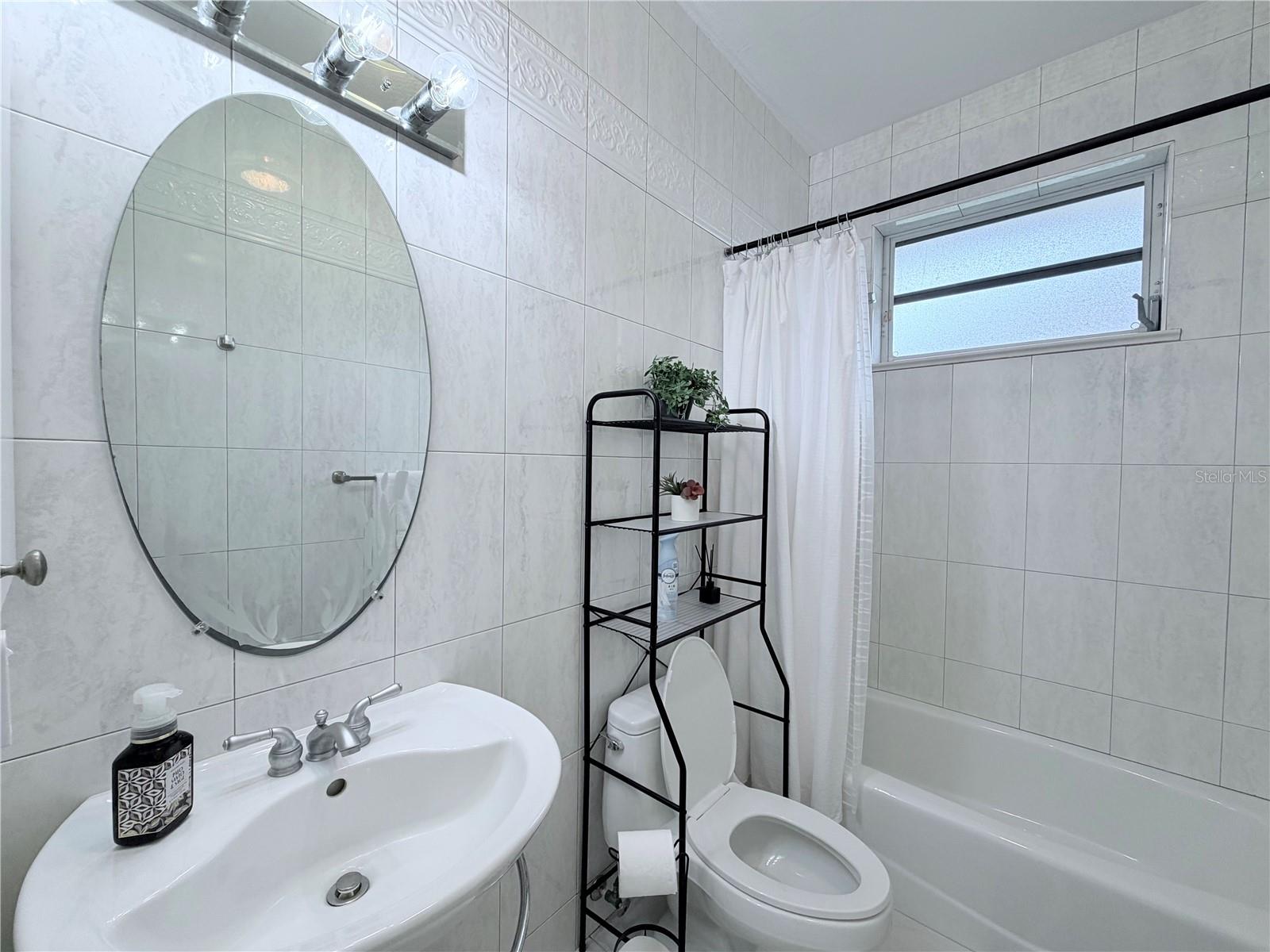219 VENETIA AVE — photo 28
